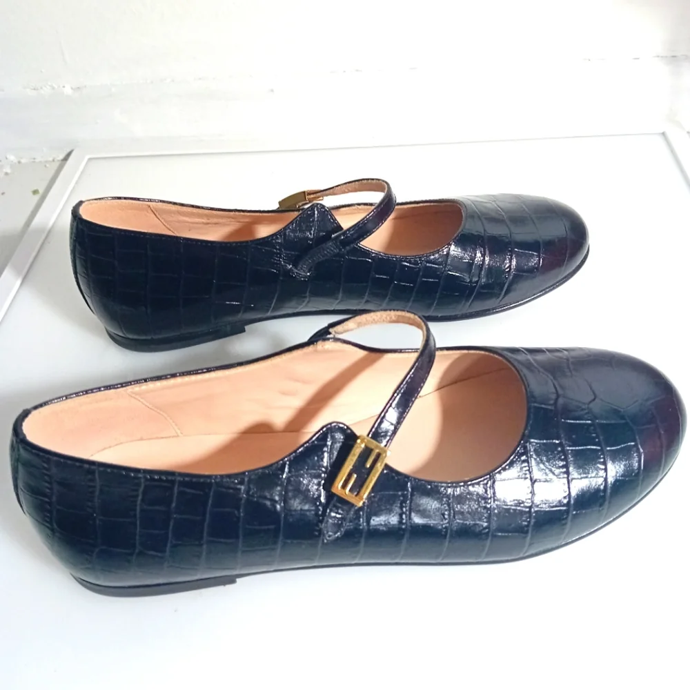 FENDI New Kids cute Black Leather Shoes in size 36 100% Authentic